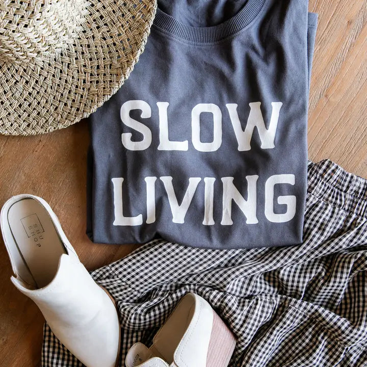 Slow Living Tee - Pepper